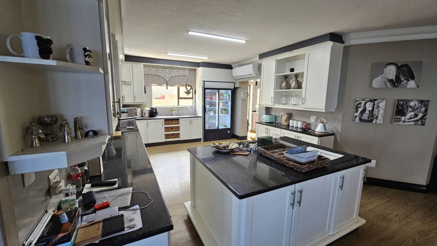 4 Bedroom Property for Sale in Birdwood Estate North West